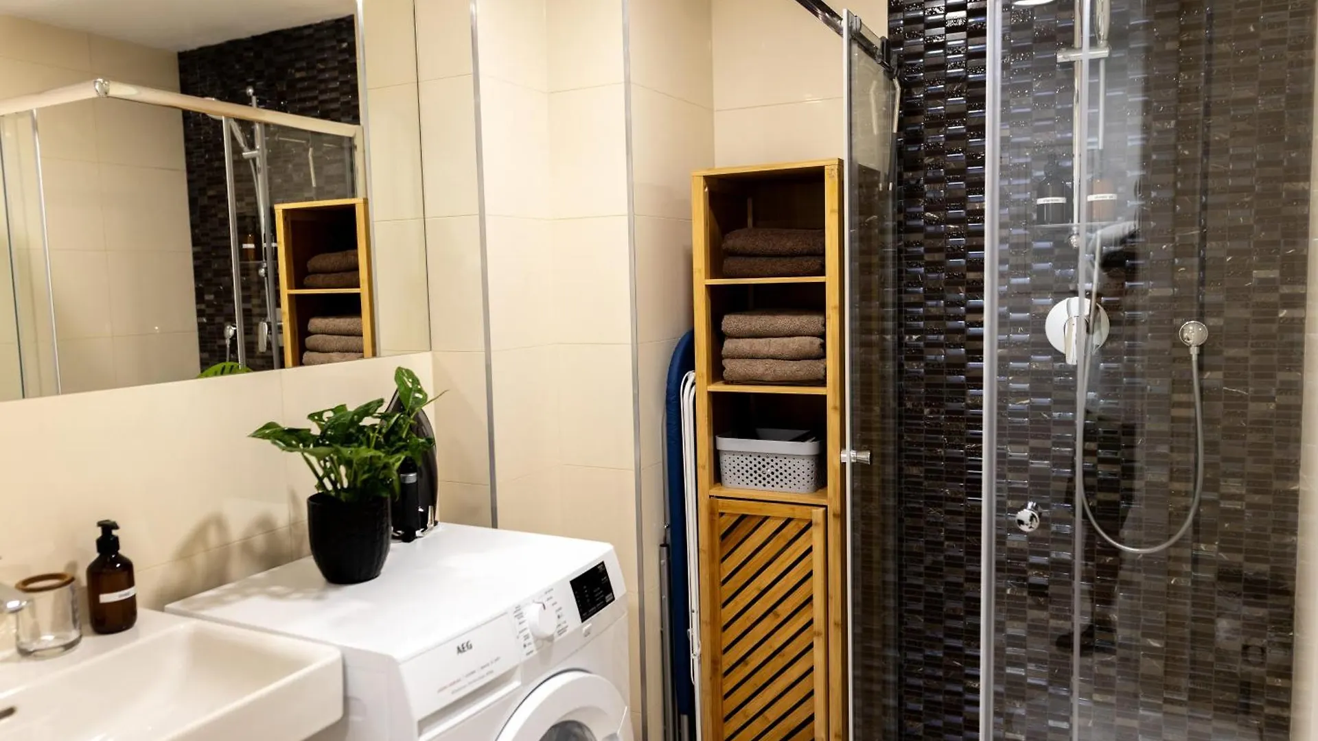 Modern Mezzanine Apt At Jecna St براغ 0*,